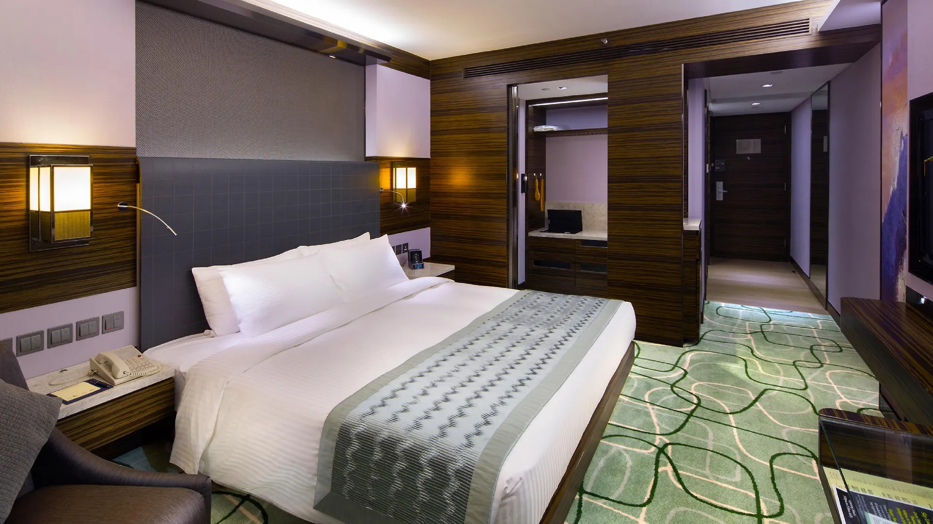 New World Millennium Hong Kong Hotel
