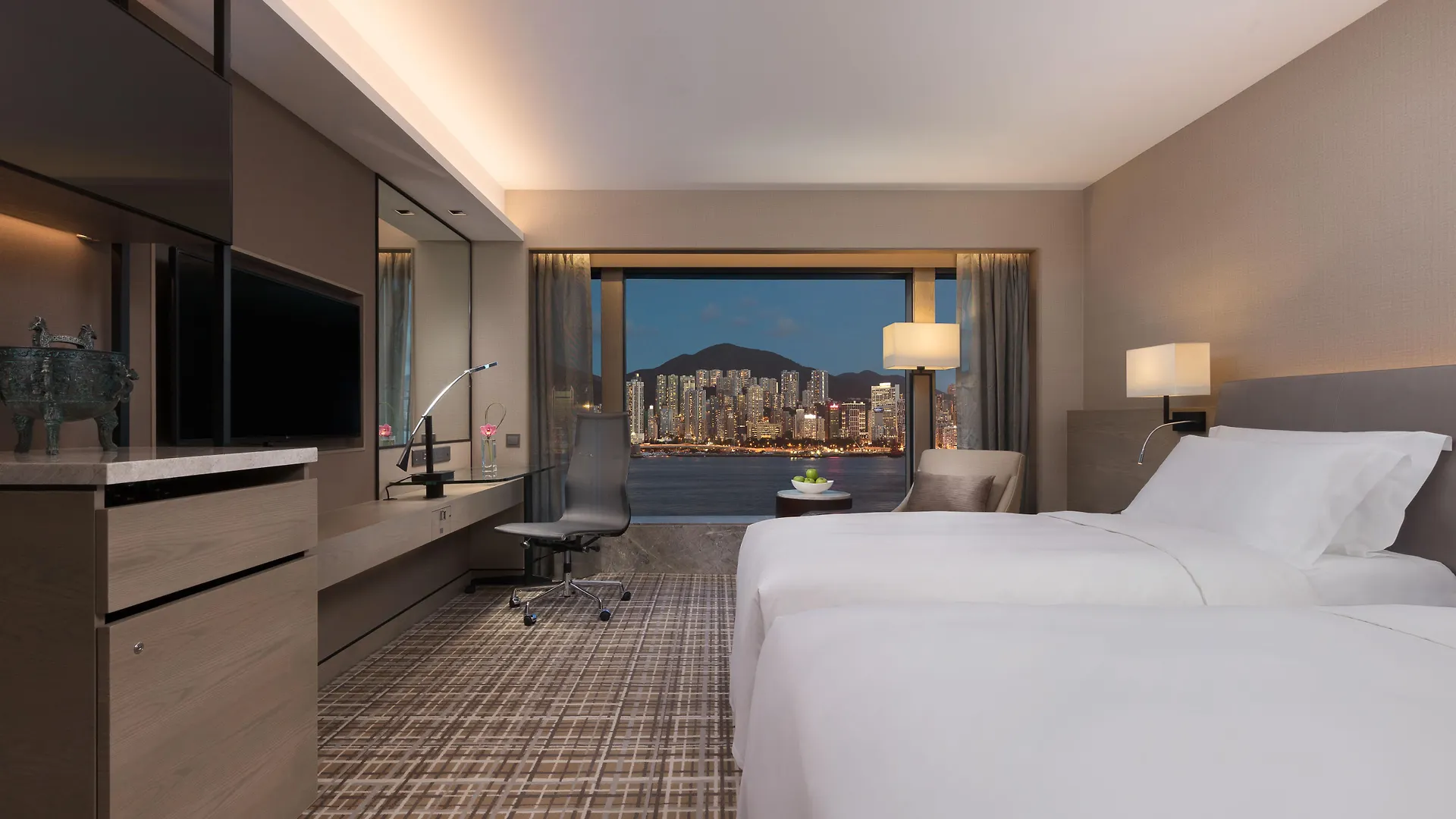 New World Millennium Hong Kong Hotel