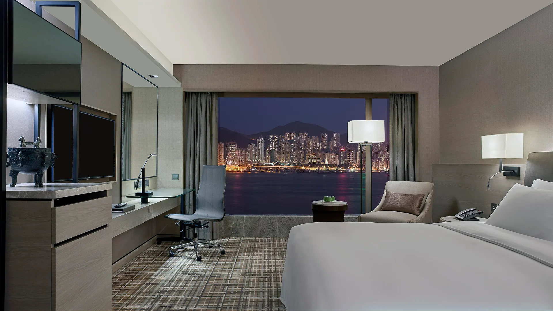 New World Millennium Hong Kong Hotel
