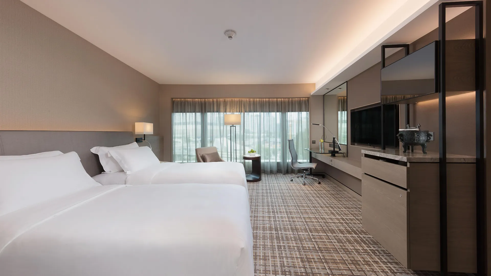 New World Millennium Hong Kong Hotel