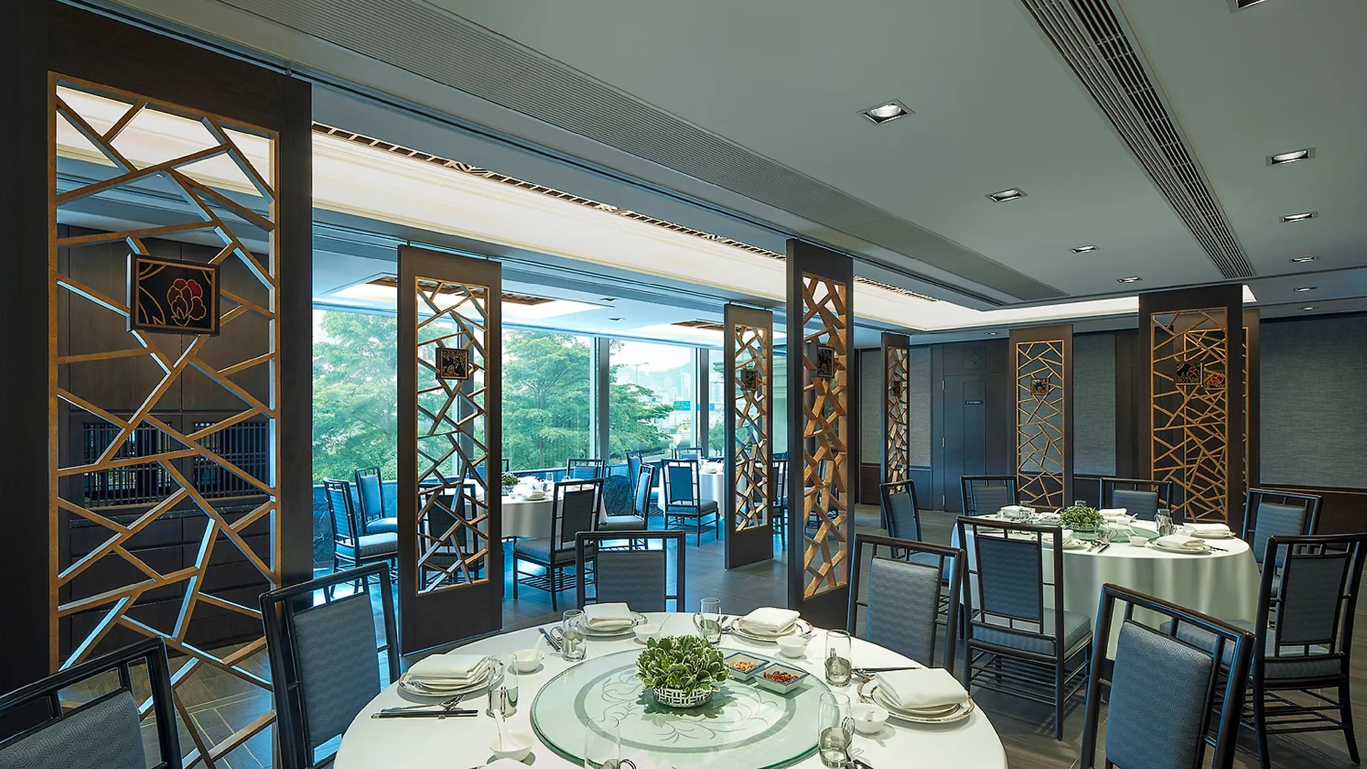 New World Millennium Hong Kong Hotel 5*,