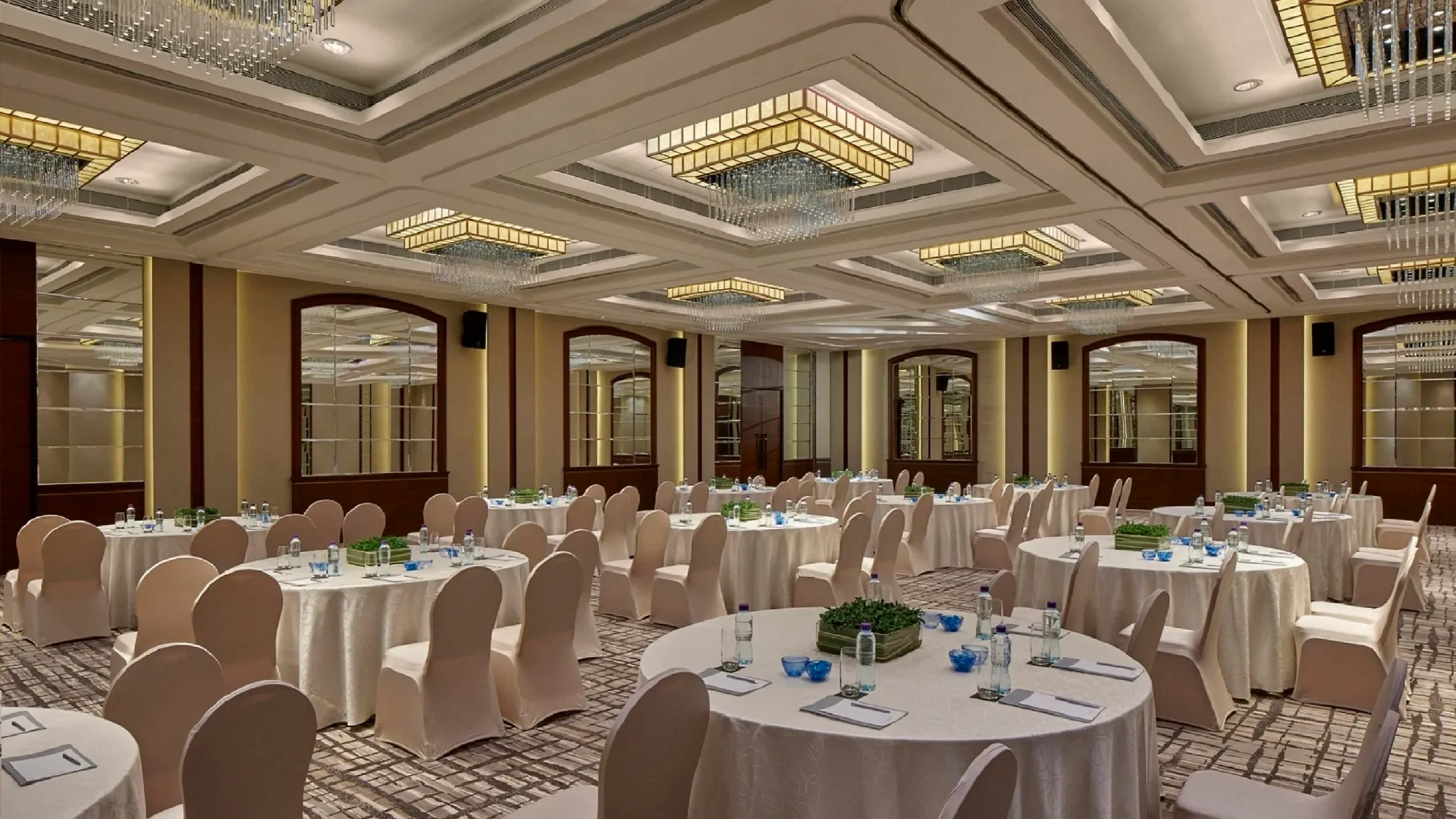 New World Millennium Hong Kong Hotel