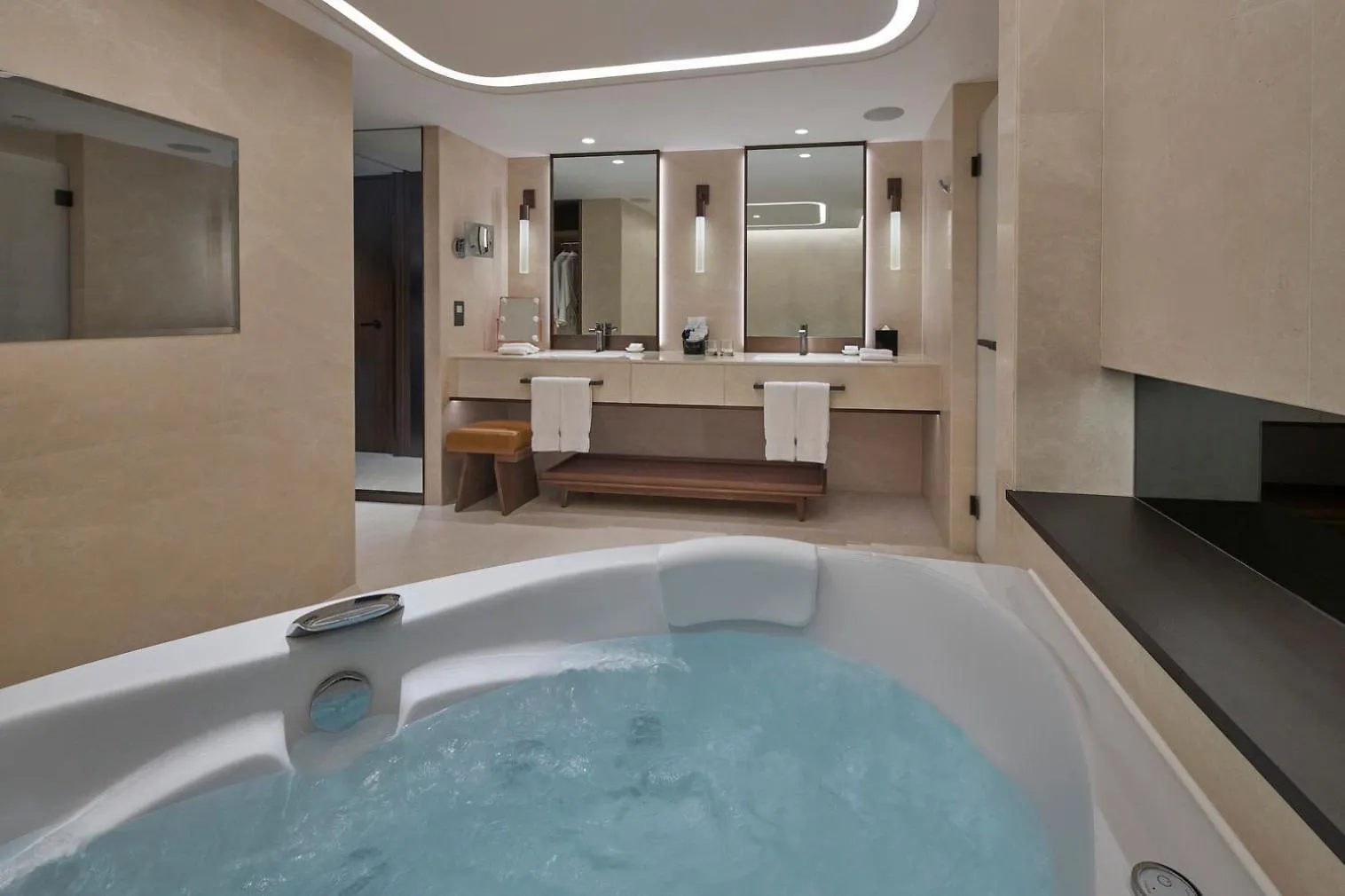New World Millennium Hong Kong Hotel